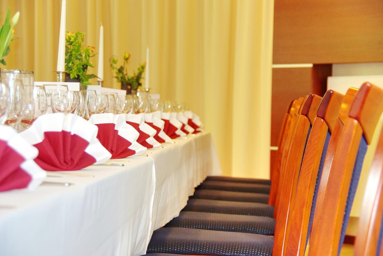 Hotel Jakob Groß-Umstadt Екстериор снимка